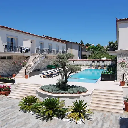 The Design מלון אלאקאטי