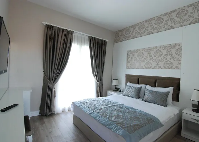 Hotel The Design *